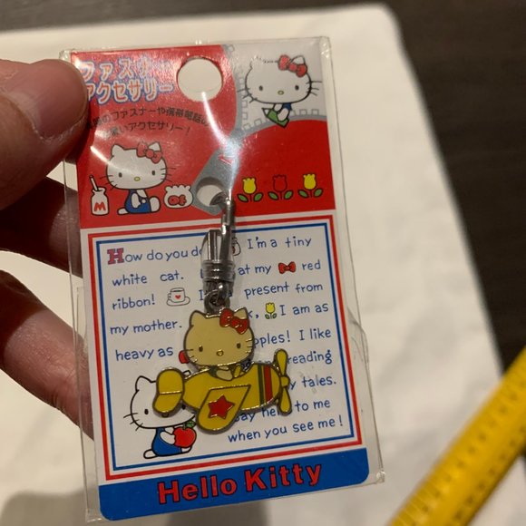 Vintage 2000 Lot of 4 Hello Kitty Charms - Picture 5 of 9